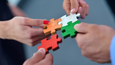 bigstock-Group-of-business-people-assem-55368290.jpg Miniatuurvoorbeeld